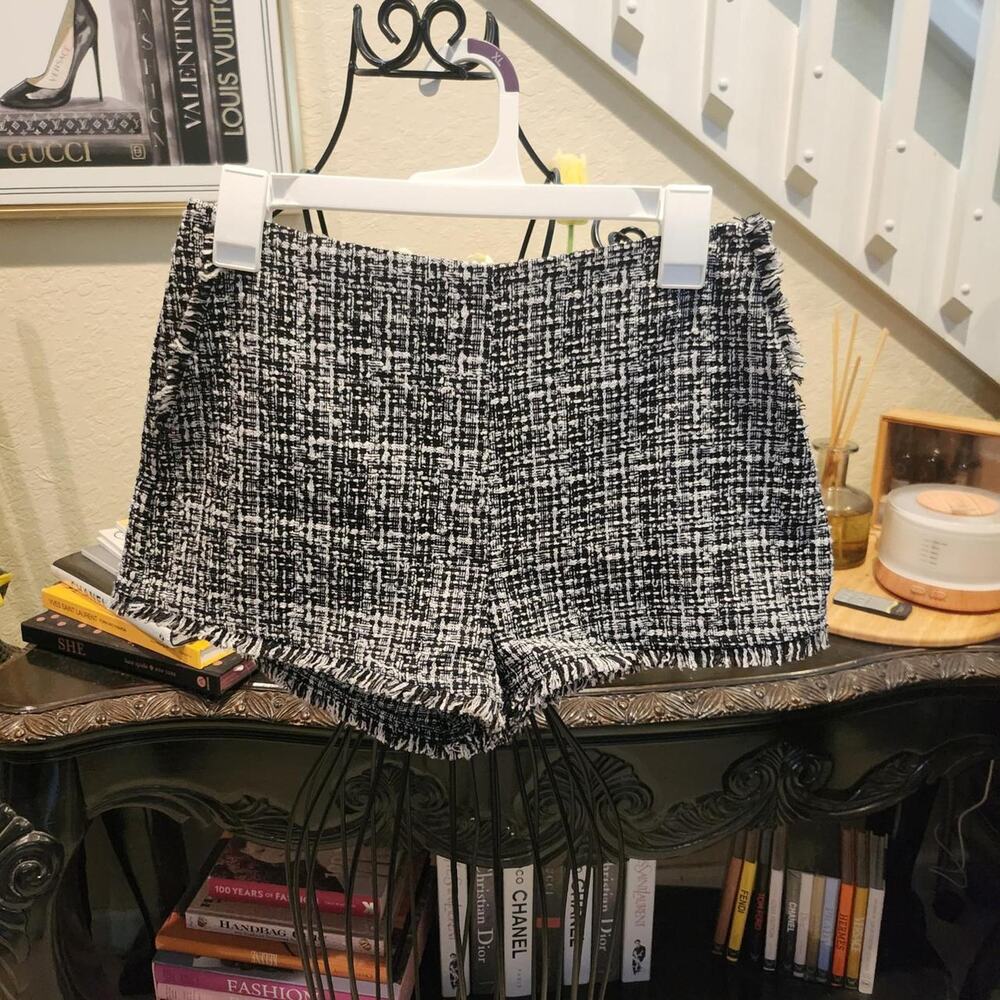 Mustard Seed shorts size M NEW